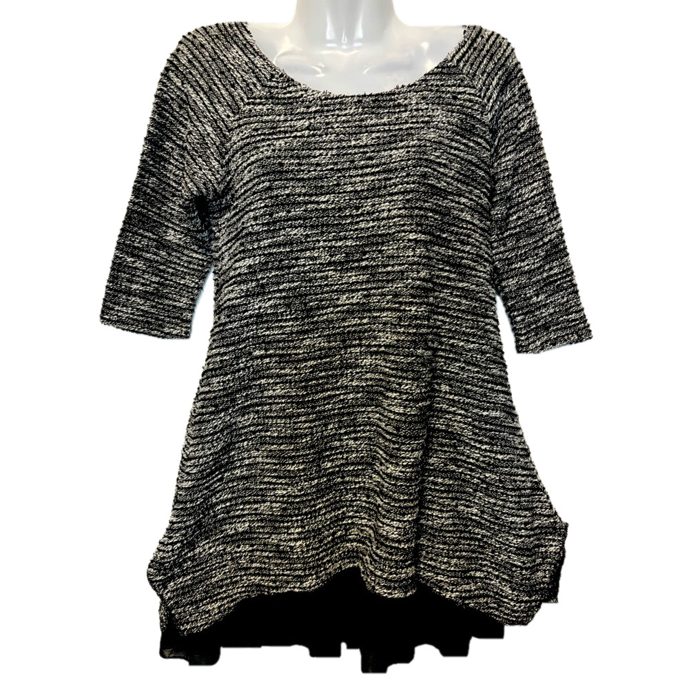 Papillon Knit Ruffled Layer Tunic with 3/4 Sleeves - Ladies Small